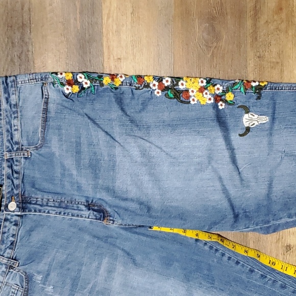 Lucky & Blessed Blue Embroidered Boyfriend Women Jeans - Set of 2 Diff Pairs - Picture 5 of 15